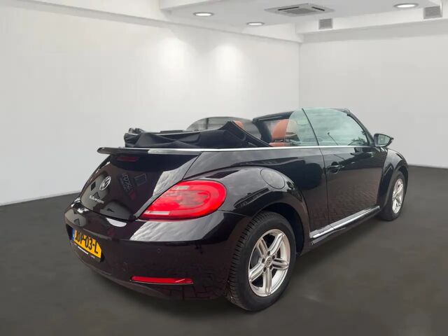 Фольксваген Бітл 2015 у Європі на Automoto.ua Чорний Фольксваген Бітл, об'ємом двигуна 1.2 л та пробігом 51 тис. км за 23394 $, фото 4 на Automoto.ua