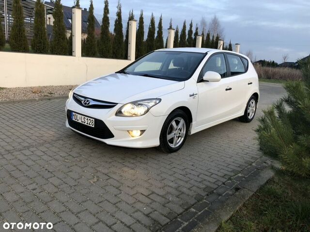 Хендай i30, об'ємом двигуна 1.4 л та пробігом 183 тис. км за 4082 $, фото 8 на Automoto.ua