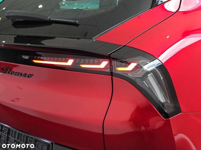 Альфа Ромео Джуниор 2025 в Европе на Automoto.ua Красный Альфа Ромео Джуниор, объемом двигателя 1 л и пробегом 1 тыс. км за 33657 $, фото 17 на Automoto.ua