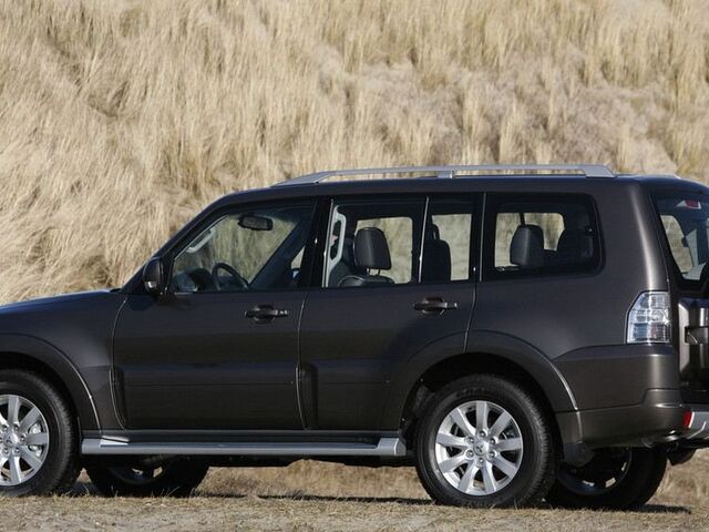 Міцубісі Паджеро, Позашляховик / Кросовер 2006 - 2010 IV 3.2 Di-DC AT 5-door (165 Hp)