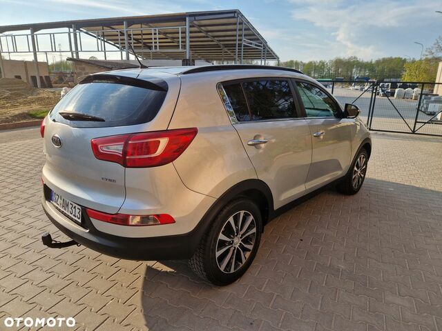 Кіа Sportage, об'ємом двигуна 1.69 л та пробігом 238 тис. км за 8164 $, фото 13 на Automoto.ua