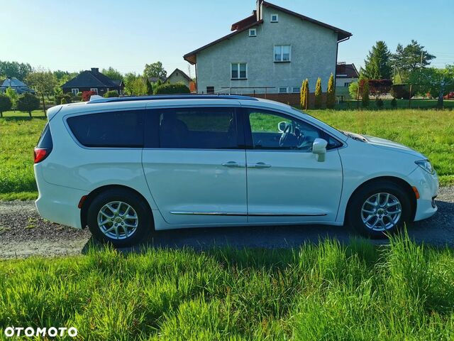 Крайслер Pacifica, об'ємом двигуна 3.6 л та пробігом 197 тис. км за 21274 $, фото 4 на Automoto.ua