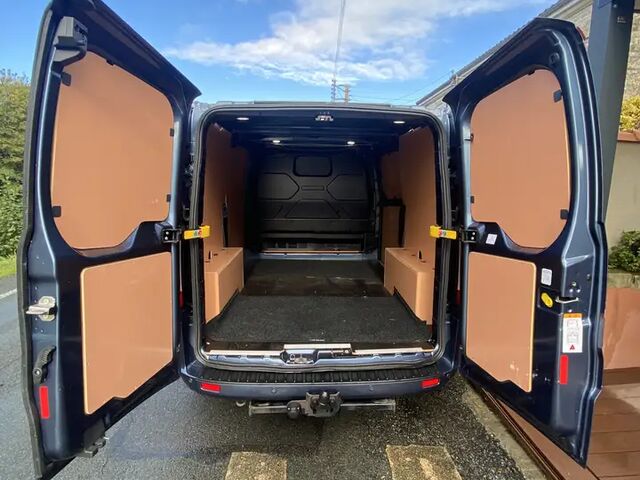 Форд Транзит Кастом 2023 в Европе на Automoto.ua Форд Транзит Кастом, объемом двигателя 2 л и пробегом 39 тыс. км за 38486 $, фото 7 на Automoto.ua