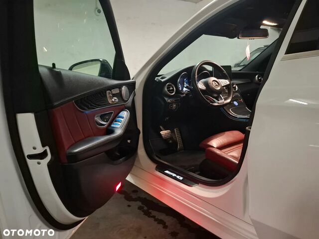 Мерседес Ц-Класс 2015 в Европе на Automoto.ua Белый Мерседес Ц-Класс, объемом двигателя 3 л и пробегом 191 тыс. км за 88900 $, фото 10 на Automoto.ua