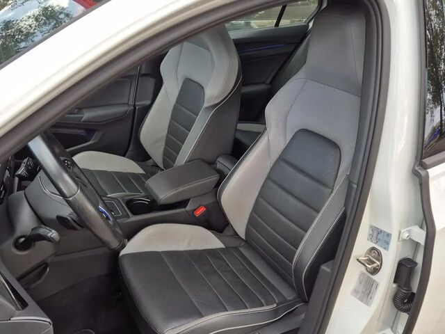 Фольксваген Golf GTE 2021 у Європі на Automoto.ua Білий Фольксваген Golf GTE, об'ємом двигуна 1.4 л та пробігом 71 тис. км за 30146 $, фото 11 на Automoto.ua