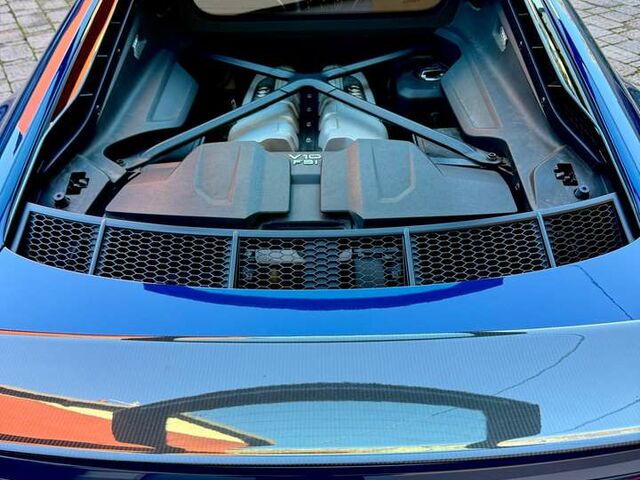 Синий Ауди Р8, объемом двигателя 5.2 л и пробегом 70 тыс. км за 155079 $, фото 9 на Automoto.ua