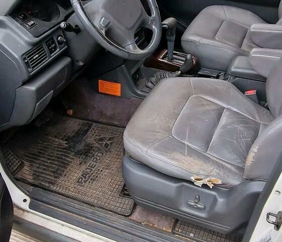 Міцубісі Паджеро 1995 у Європі на Automoto.ua Міцубісі Паджеро, об'ємом двигуна 0 л та пробігом 153 тис. км за 10500 $, фото 8 на Automoto.ua
