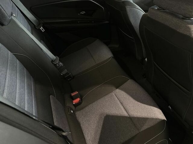 Рено R 4 2025 в Европе на Automoto.ua Серый Рено R 4, объемом двигателя 0 л и пробегом 10 тыс. км за 41438 $, фото 4 на Automoto.ua