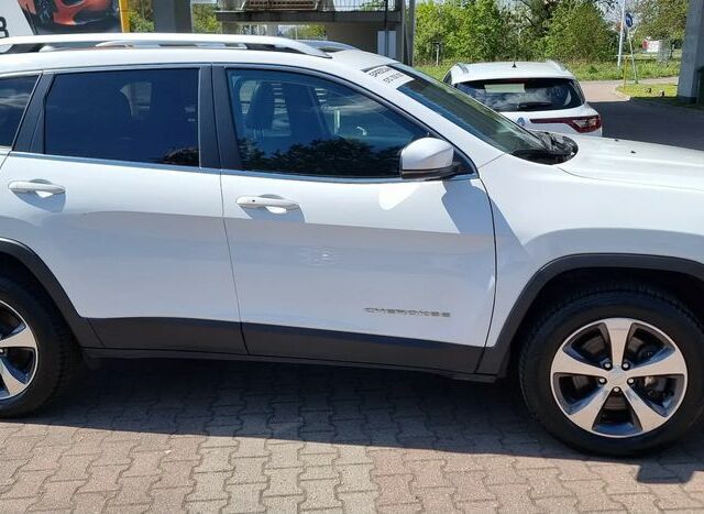 Джип Cherokee, об'ємом двигуна 1.99 л та пробігом 42 тис. км за 14903 $, фото 1 на Automoto.ua