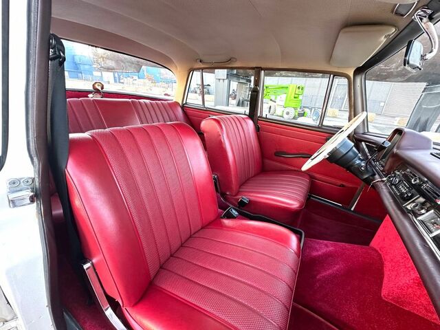 Мерседес 200 1967 в Европе на Automoto.ua Белый Мерседес 200, объемом двигателя 0 л и пробегом 137 тыс. км за 22749 $, фото 14 на Automoto.ua