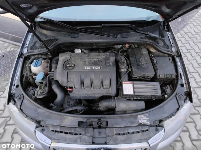 Ауді А3, об'ємом двигуна 1.9 л та пробігом 264 тис. км за 2786 $, фото 13 на Automoto.ua