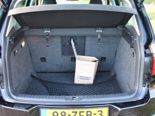 Фольксваген Тігуан 2012 у Європі на Automoto.ua Чорний Фольксваген Тігуан, об'ємом двигуна 1.98 л та пробігом 102 тис. км за 16867 $, фото 14 на Automoto.ua