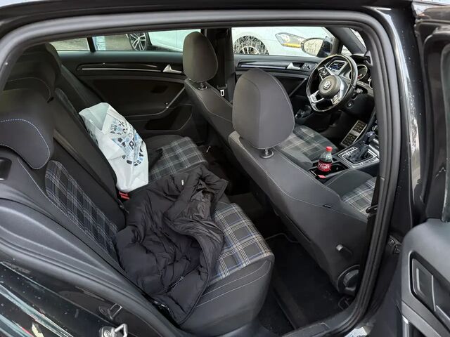 Фольксваген Гольф 2015 у Європі на Automoto.ua Сірий Фольксваген Гольф, об'ємом двигуна 1.4 л та пробігом 263 тис. км за 14424 $, фото 13 на Automoto.ua