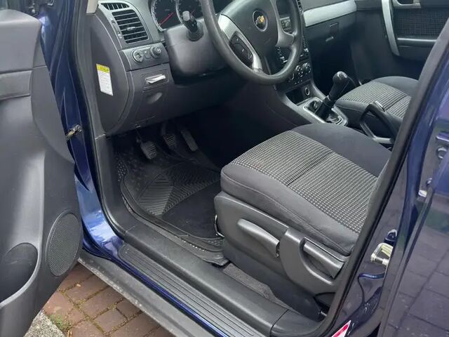 Шевроле Каптива 2007 в Европе на Automoto.ua Синий Шевроле Каптива, объемом двигателя 2.41 л и пробегом 250 тыс. км за 5251 $, фото 4 на Automoto.ua