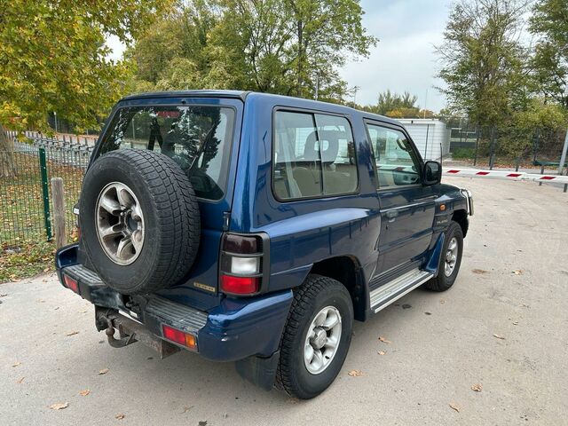 Мицубиси Паджеро 1999 в Европе на Automoto.ua Синий Мицубиси Паджеро, объемом двигателя 0 л и пробегом 145 тыс. км за 11900 $, фото 3 на Automoto.ua