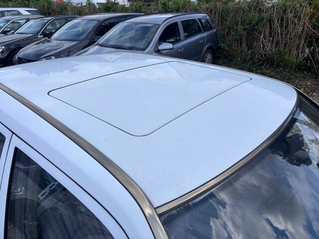 Мерседес 200 1991 в Европе на Automoto.ua Белый Мерседес 200, объемом двигателя 2 л и пробегом 200 тыс. км за 4141 $, фото 1 на Automoto.ua