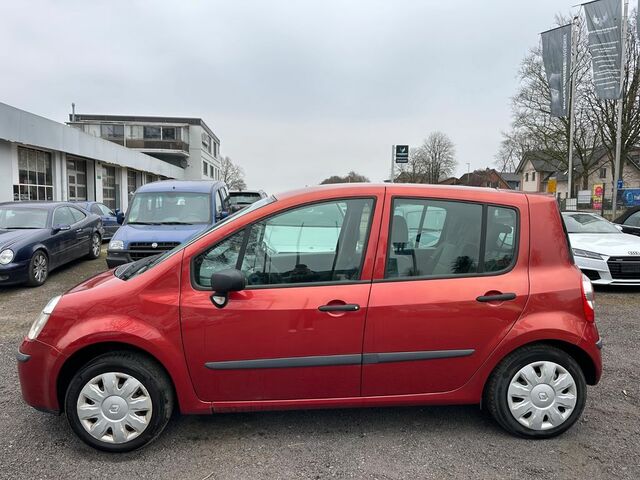 Рено Модус 2007 у Європі на Automoto.ua Червоний Рено Модус, об'ємом двигуна 1.15 л та пробігом 246 тис. км за 1472 $, фото 1 на Automoto.ua