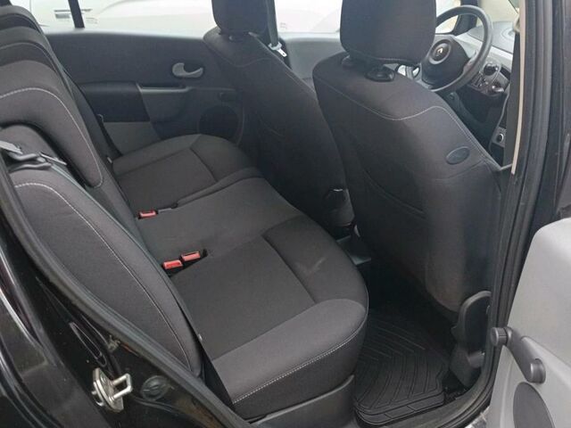 Рено Модус 2011 в Европе на Automoto.ua Черный Рено Модус, объемом двигателя 0 л и пробегом 119 тыс. км за 2600 $, фото 7 на Automoto.ua