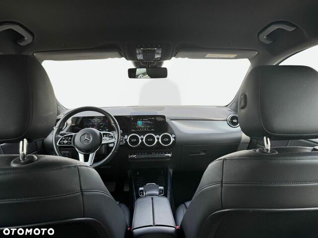 Мерседес Б-класс 2019 в Европе на Automoto.ua Белый Мерседес Б-класс, объемом двигателя 1 л и пробегом 72 тыс. км за 24189 $, фото 12 на Automoto.ua