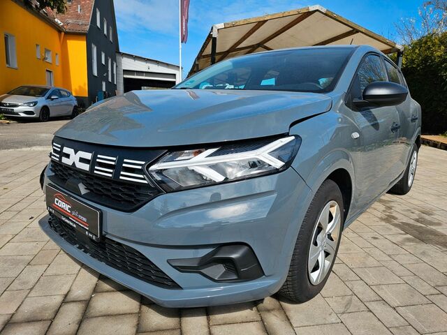 Сірий Дачія Sandero, об'ємом двигуна 1 л та пробігом 12 тис. км за 8638 $, фото 1 на Automoto.ua