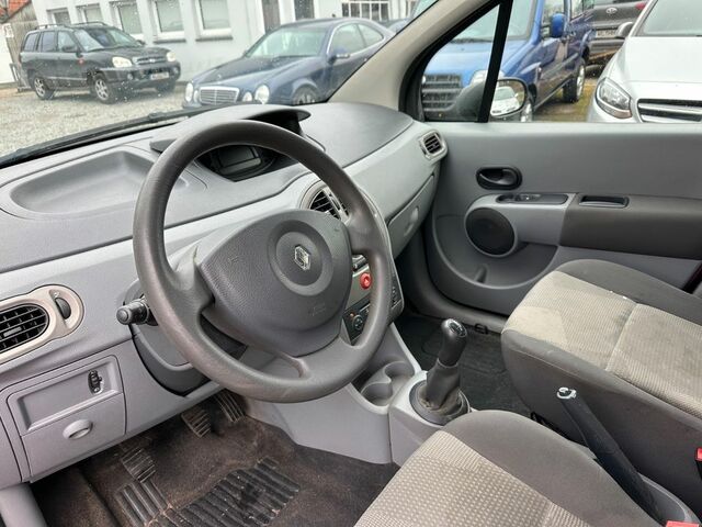 Рено Модус 2007 у Європі на Automoto.ua Червоний Рено Модус, об'ємом двигуна 1.15 л та пробігом 246 тис. км за 1472 $, фото 8 на Automoto.ua