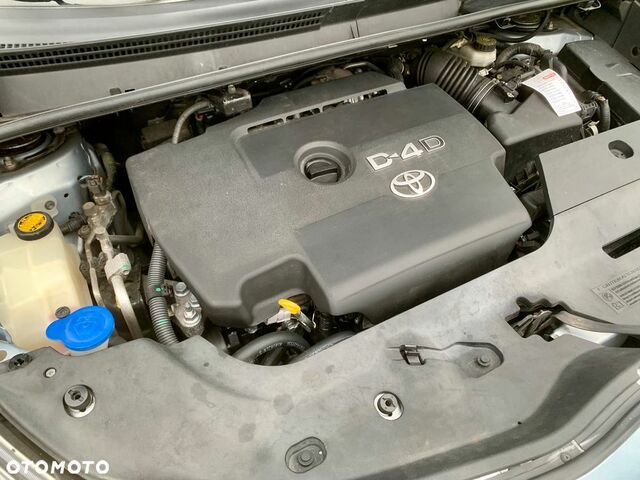 Тойота Версо, об'ємом двигуна 2 л та пробігом 210 тис. км за 5594 $, фото 24 на Automoto.ua