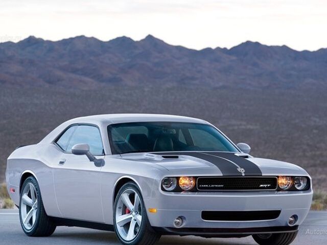 Додж Челенджер, Купе 2008 - н.в. 6.1 SRT HEMI V8 (425)