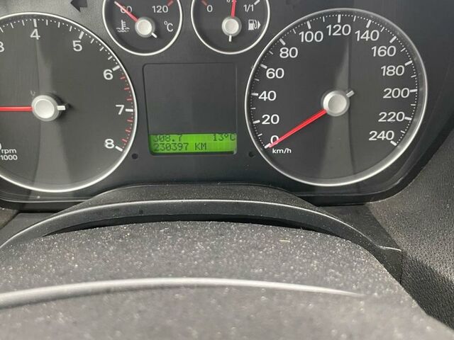 Форд Си-Макс 2004 в Европе на Automoto.ua Серый Форд Си-Макс, объемом двигателя 0 л и пробегом 230 тыс. км за 1200 $, фото 7 на Automoto.ua