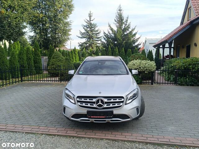 Мерседес ГЛА-Класс 2019 в Европе на Automoto.ua Серый Мерседес ГЛА-Класс, объемом двигателя 1 л и пробегом 88 тыс. км за 20218 $, фото 1 на Automoto.ua