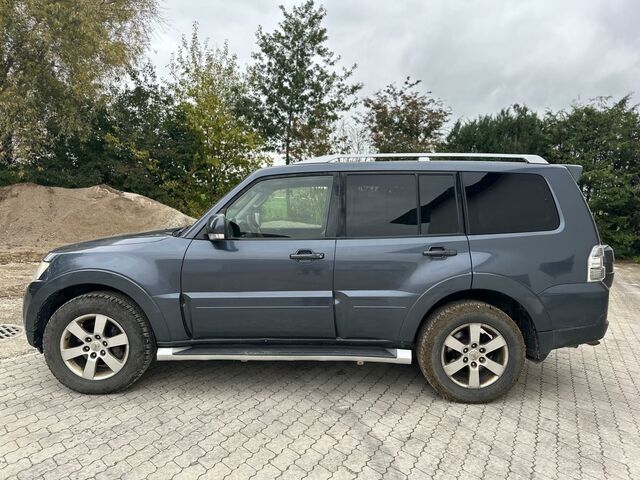 Міцубісі Паджеро 2007 у Європі на Automoto.ua Міцубісі Паджеро, об'ємом двигуна 3.2 л та пробігом 292 тис. км за 5490 $, фото 7 на Automoto.ua