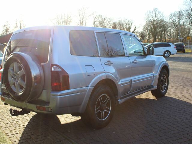 Міцубісі Паджеро 2006 у Європі на Automoto.ua Срібний Міцубісі Паджеро, об'ємом двигуна 3.2 л та пробігом 161 тис. км за 8152 $, фото 3 на Automoto.ua
