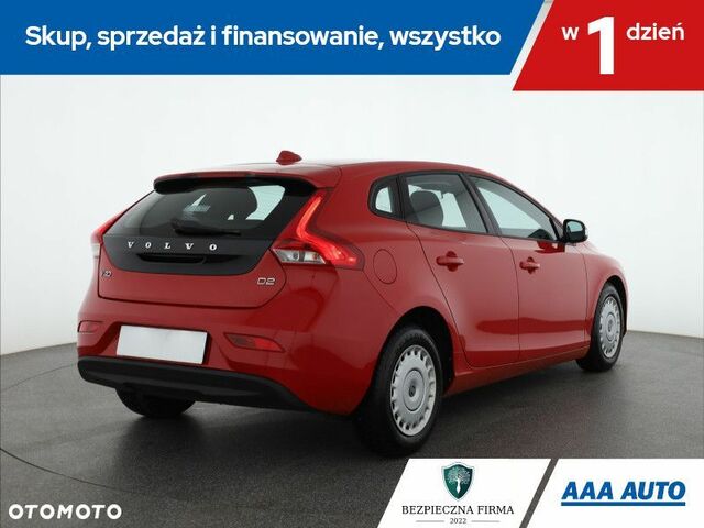 Вольво В40, объемом двигателя 1.56 л и пробегом 130 тыс. км за 9071 $, фото 5 на Automoto.ua