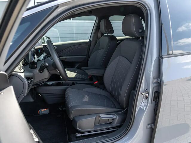 Фольксваген ID.3 2025 в Европе на Automoto.ua Серый Фольксваген ID.3, объемом двигателя 0 л и пробегом 5 тыс. км за 47119 $, фото 3 на Automoto.ua