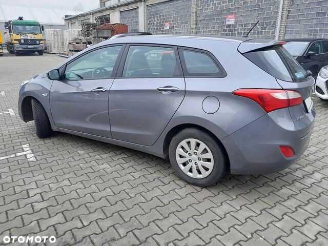 Хендай i30, объемом двигателя 1.58 л и пробегом 313 тыс. км за 5162 $, фото 6 на Automoto.ua