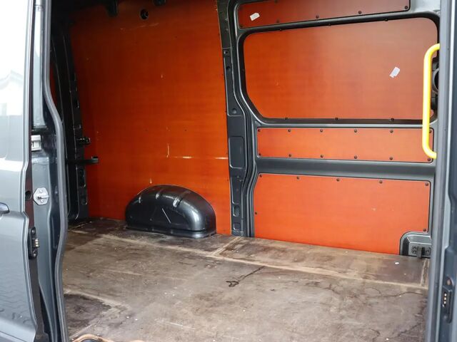 Фольксваген Крафтєр 2022 у Європі на Automoto.ua Сірий Фольксваген Крафтєр, об'ємом двигуна 1.97 л та пробігом 75 тис. км за 42214 $, фото 6 на Automoto.ua