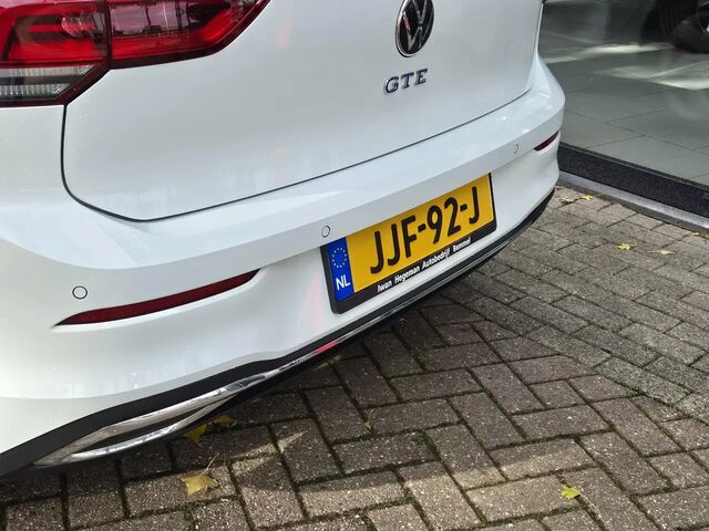 Фольксваген Golf GTE 2021 у Європі на Automoto.ua Білий Фольксваген Golf GTE, об'ємом двигуна 1.4 л та пробігом 71 тис. км за 30146 $, фото 8 на Automoto.ua