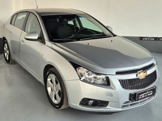 Шевроле Круз 2012 в Европе на Automoto.ua Серый Шевроле Круз, объемом двигателя 2 л и пробегом 142 тыс. км за 4666 $, фото 5 на Automoto.ua