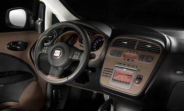 Сеат Алтеа, Внедорожник / Кроссовер 2009 - н.в. Seat  Freetrack 2.0 TSI 2WD MT (211 Hp)