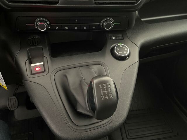 Тойота Proace Verso 2021 в Европе на Automoto.ua Белый Тойота Proace Verso, объемом двигателя 1.5 л и пробегом 112 тыс. км за 10990 $, фото 12 на Automoto.ua