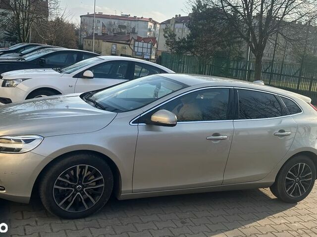 Вольво V40, об'ємом двигуна 1.97 л та пробігом 201 тис. км за 12937 $, фото 3 на Automoto.ua