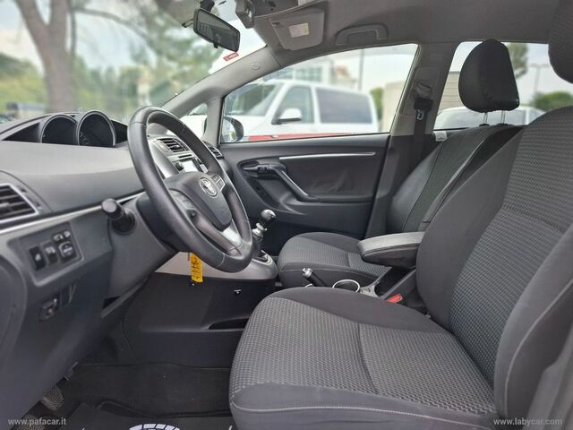 Тойота Версо 2014 в Европе на Automoto.ua Белый Тойота Версо, объемом двигателя 1.6 л и пробегом 214 тыс. км за 9317 $, фото 6 на Automoto.ua