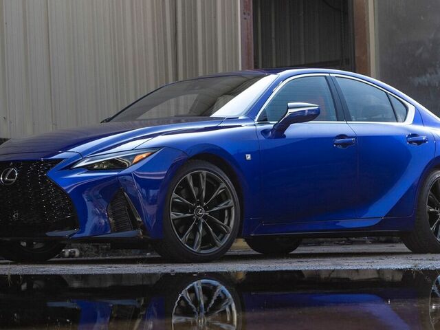Купити Lexus IS 2023 Купити новий седан Lexus IS 2023 в Україні