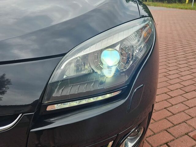 Рено Меган 2013 у Європі на Automoto.ua Чорний Рено Меган, об'ємом двигуна 1 л та пробігом 146 тис. км за 5545 $, фото 8 на Automoto.ua
