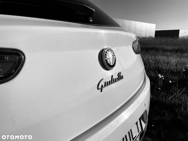 Альфа Ромео Giulietta, об'ємом двигуна 1.37 л та пробігом 134 тис. км за 11879 $, фото 4 на Automoto.ua