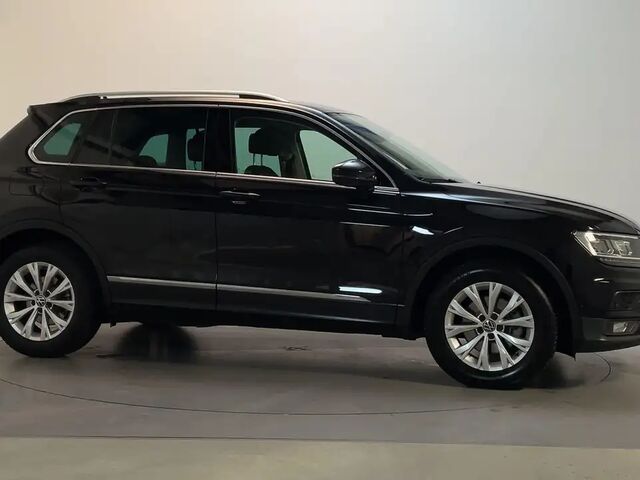 Фольксваген Тигуан 2020 в Европе на Automoto.ua Черный Фольксваген Тигуан, объемом двигателя 1.5 л и пробегом 157 тыс. км за 26151 $, фото 11 на Automoto.ua