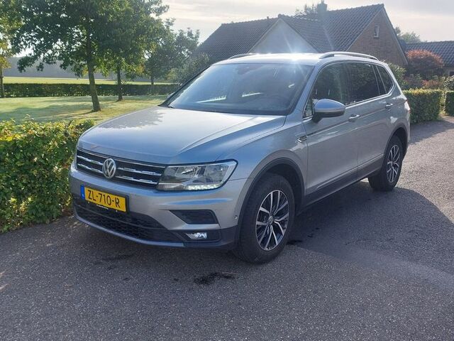 Фольксваген Tiguan Allspace 2019 в Европе на Automoto.ua Серый Фольксваген Tiguan Allspace, объемом двигателя 1.5 л и пробегом 197 тыс. км за 19619 $, фото 1 на Automoto.ua