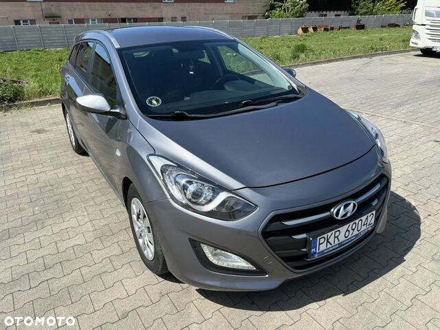 Хендай i30, объемом двигателя 1.58 л и пробегом 254 тыс. км за 5572 $, фото 2 на Automoto.ua