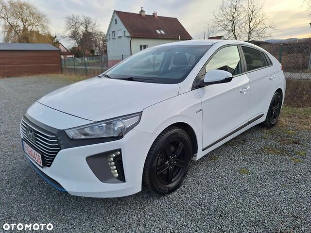 Хендай Ioniq, об'ємом двигуна 1.58 л та пробігом 129 тис. км за 16393 $, фото 8 на Automoto.ua