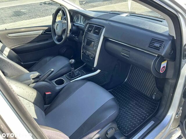 Мерседес Б-клас 2011 у Європі на Automoto.ua Сірий Мерседес Б-клас, об'ємом двигуна 1 л та пробігом 367 тис. км за 4819 $, фото 9 на Automoto.ua