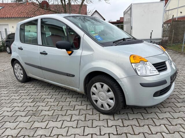 Рено Модус 2005 в Европе на Automoto.ua Серый Рено Модус, объемом двигателя 1.6 л и пробегом 208 тыс. км за 704 $, фото 4 на Automoto.ua